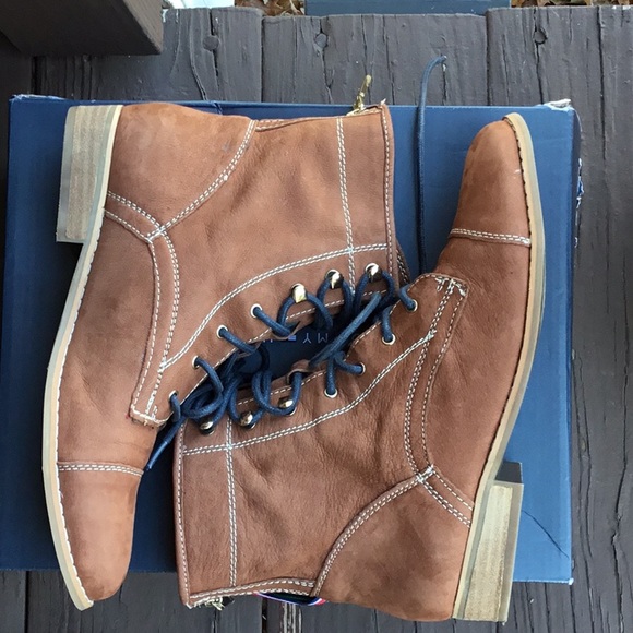 Boots - Picture 6 of 8